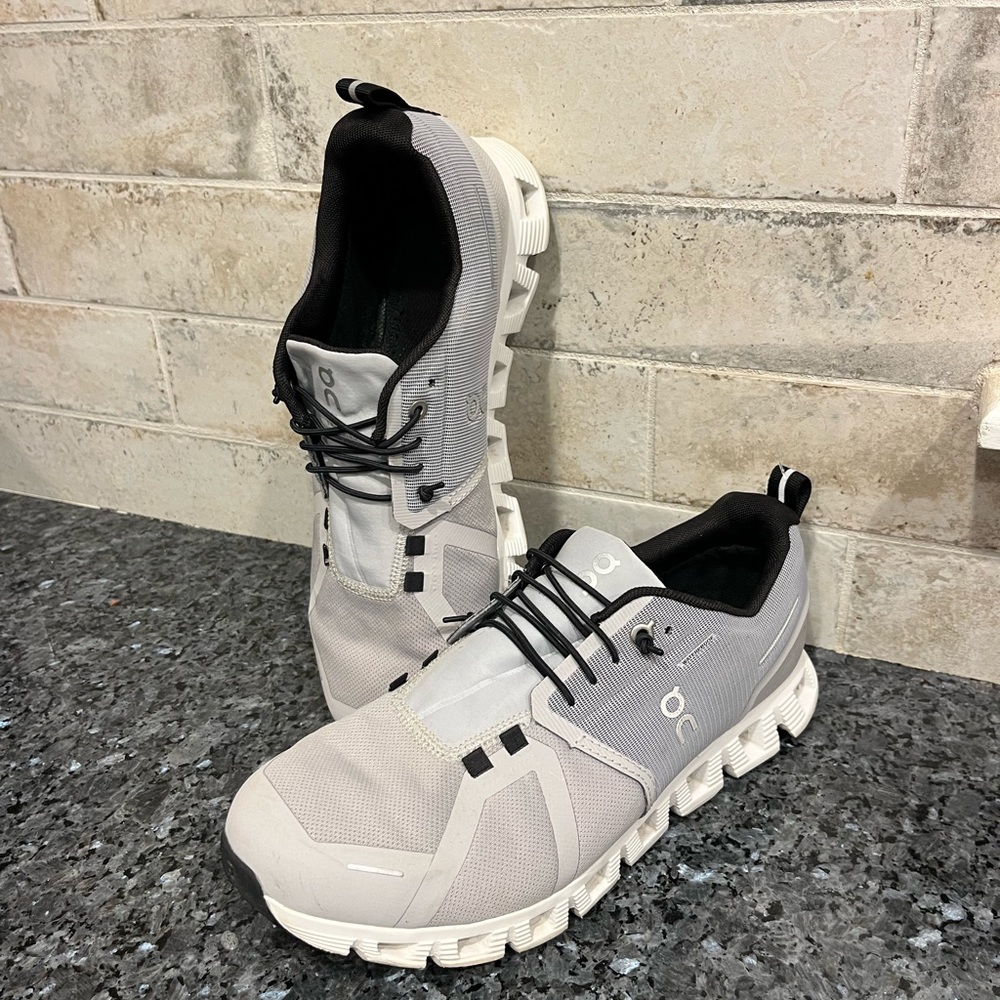 On cloud waterproof shoes! Size 10